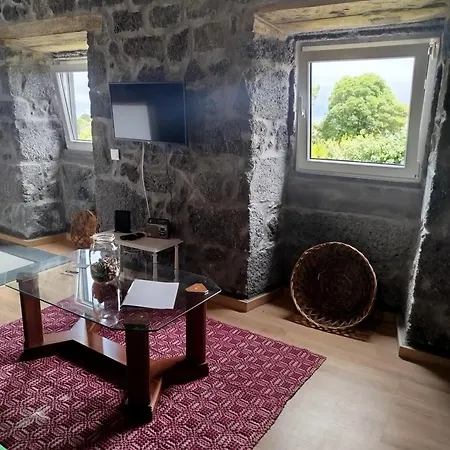 Casa de Férias Bragada Stonehouse
