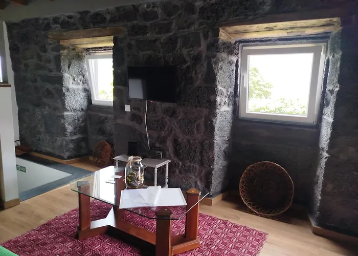 Bragada Stonehouse São Roque do Pico