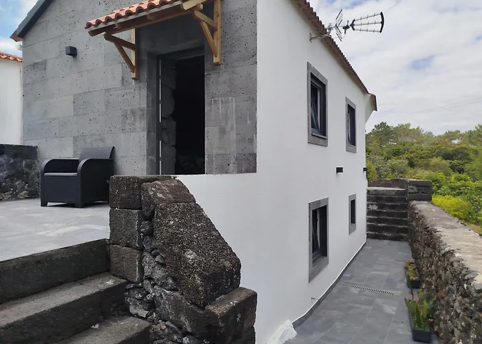 Bragada Stonehouse São Roque do Pico