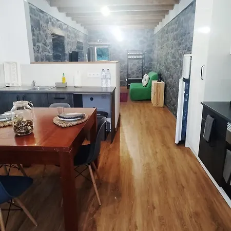 Holiday home Bragada Stonehouse Sao Roque do Pico